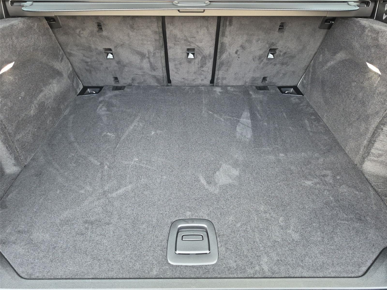 New 2026 Skyscraper Grey Metallic BMW xDrive40i image 35