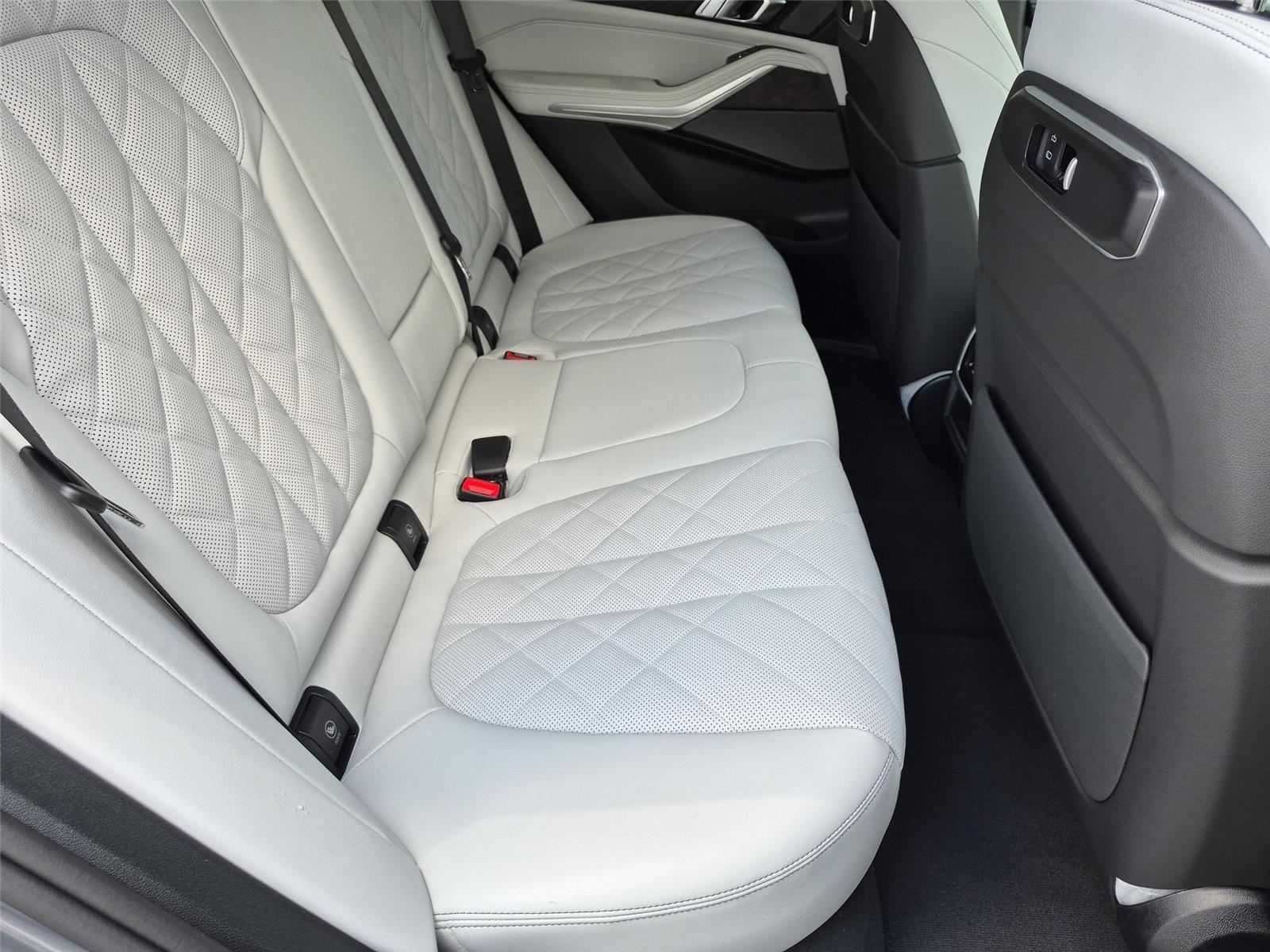 New 2026 Skyscraper Grey Metallic BMW xDrive40i image 36