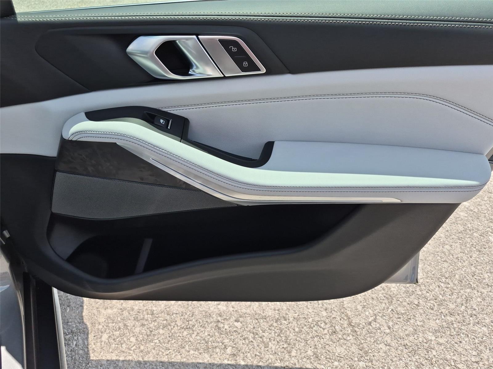 New 2026 Skyscraper Grey Metallic BMW xDrive40i image 38