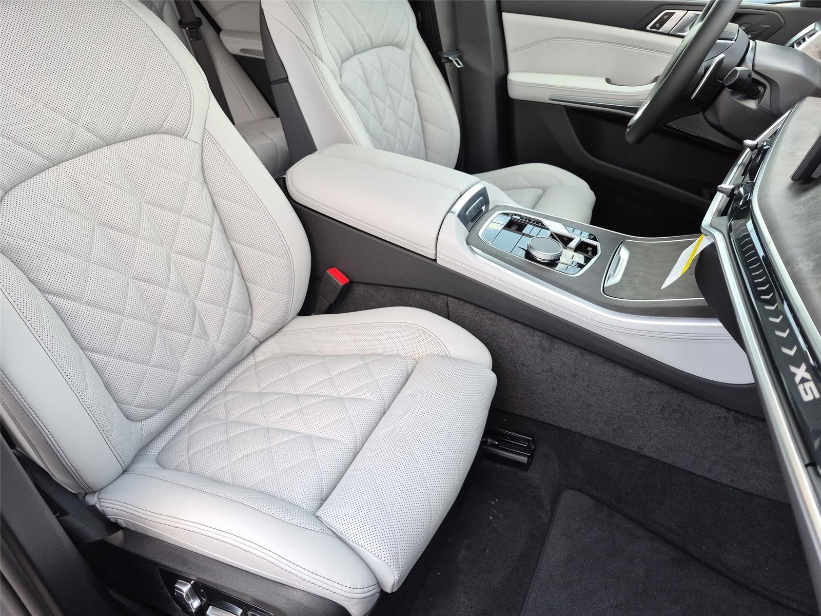New 2026 Skyscraper Grey Metallic BMW xDrive40i image 39