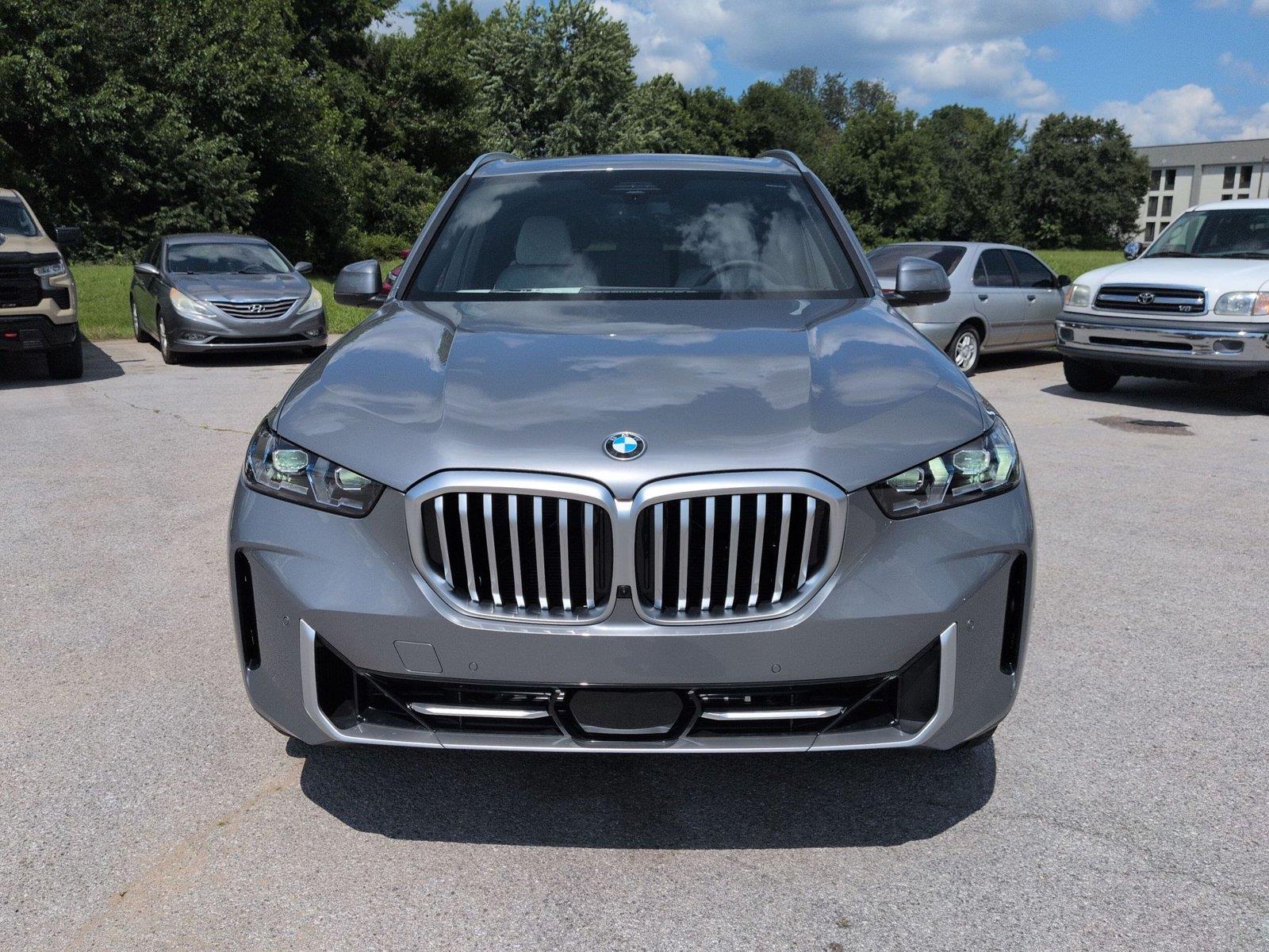 New 2026 Skyscraper Grey Metallic BMW xDrive40i image 8