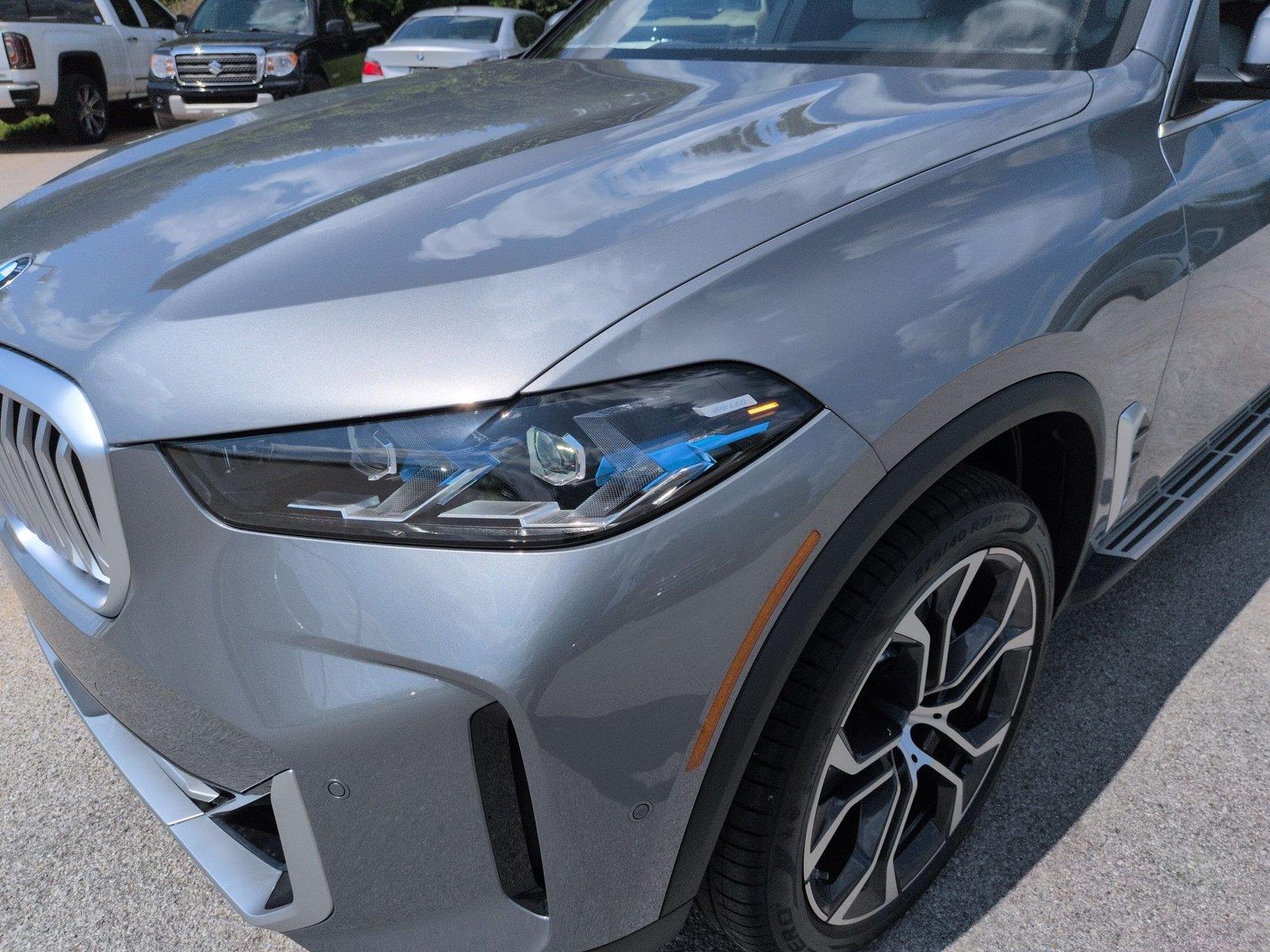 New 2026 Skyscraper Grey Metallic BMW xDrive40i image 9