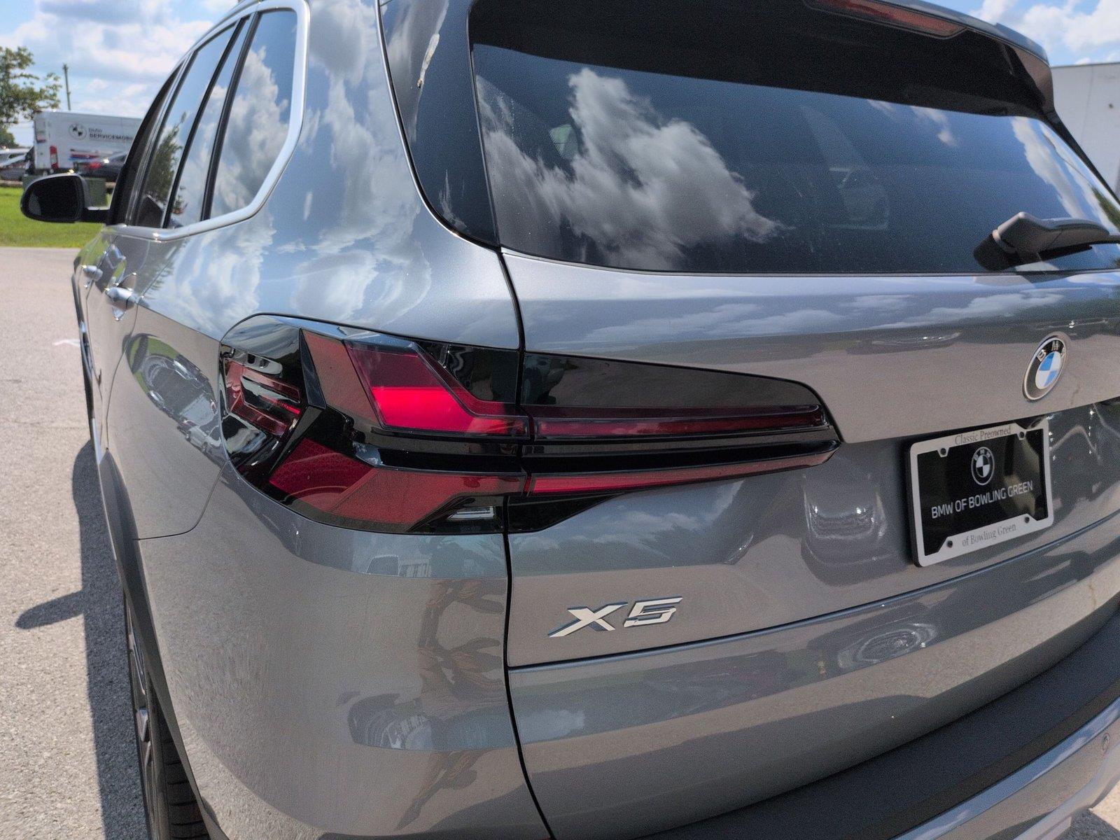 New 2026 Skyscraper Grey Metallic BMW xDrive40i image 12
