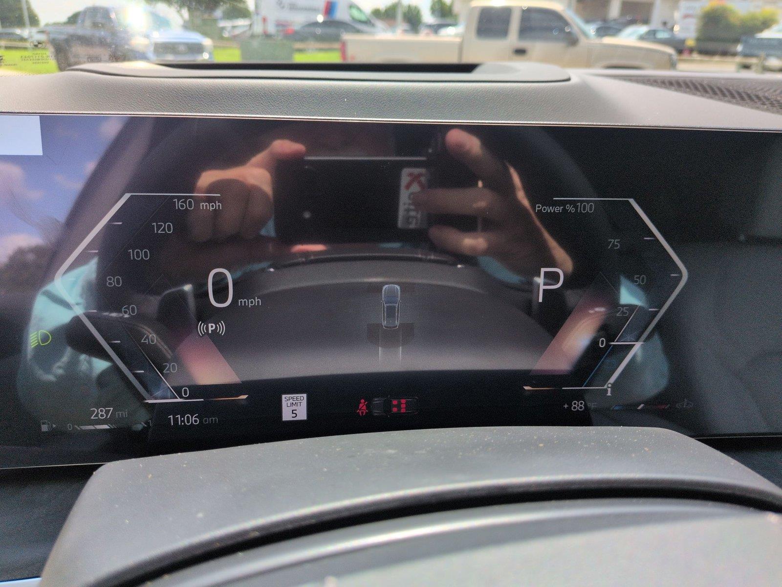 New 2026 Skyscraper Grey Metallic BMW xDrive40i image 21
