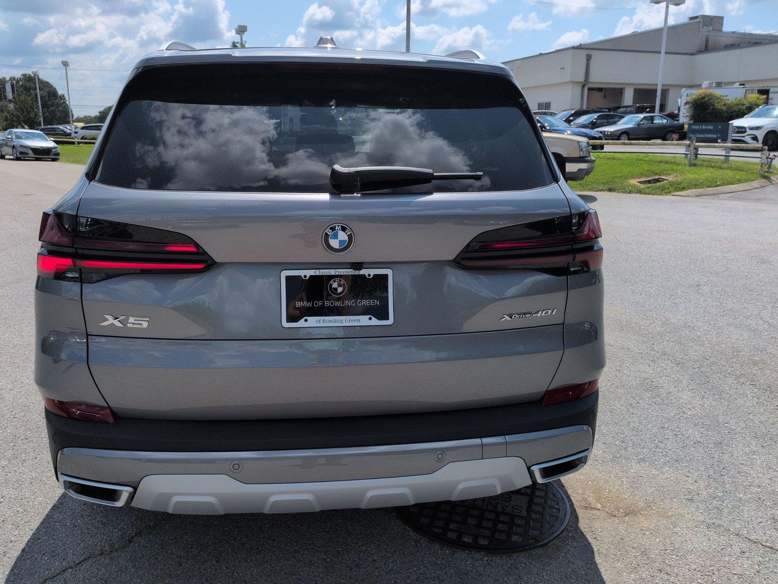 New 2026 Skyscraper Grey Metallic BMW xDrive40i image 4