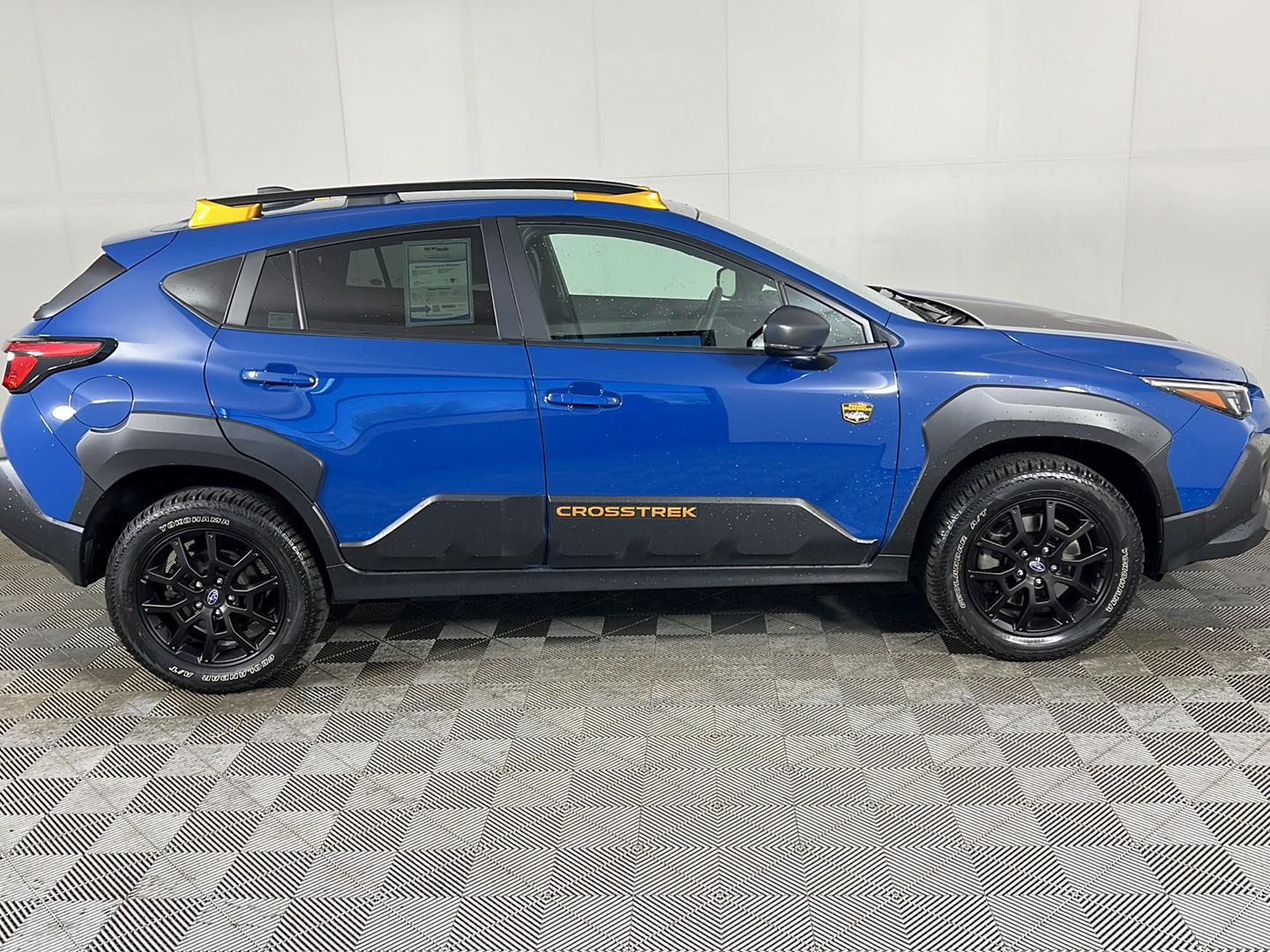Used 2025 Geyser Blue Pearl Subaru Wilderness image 2