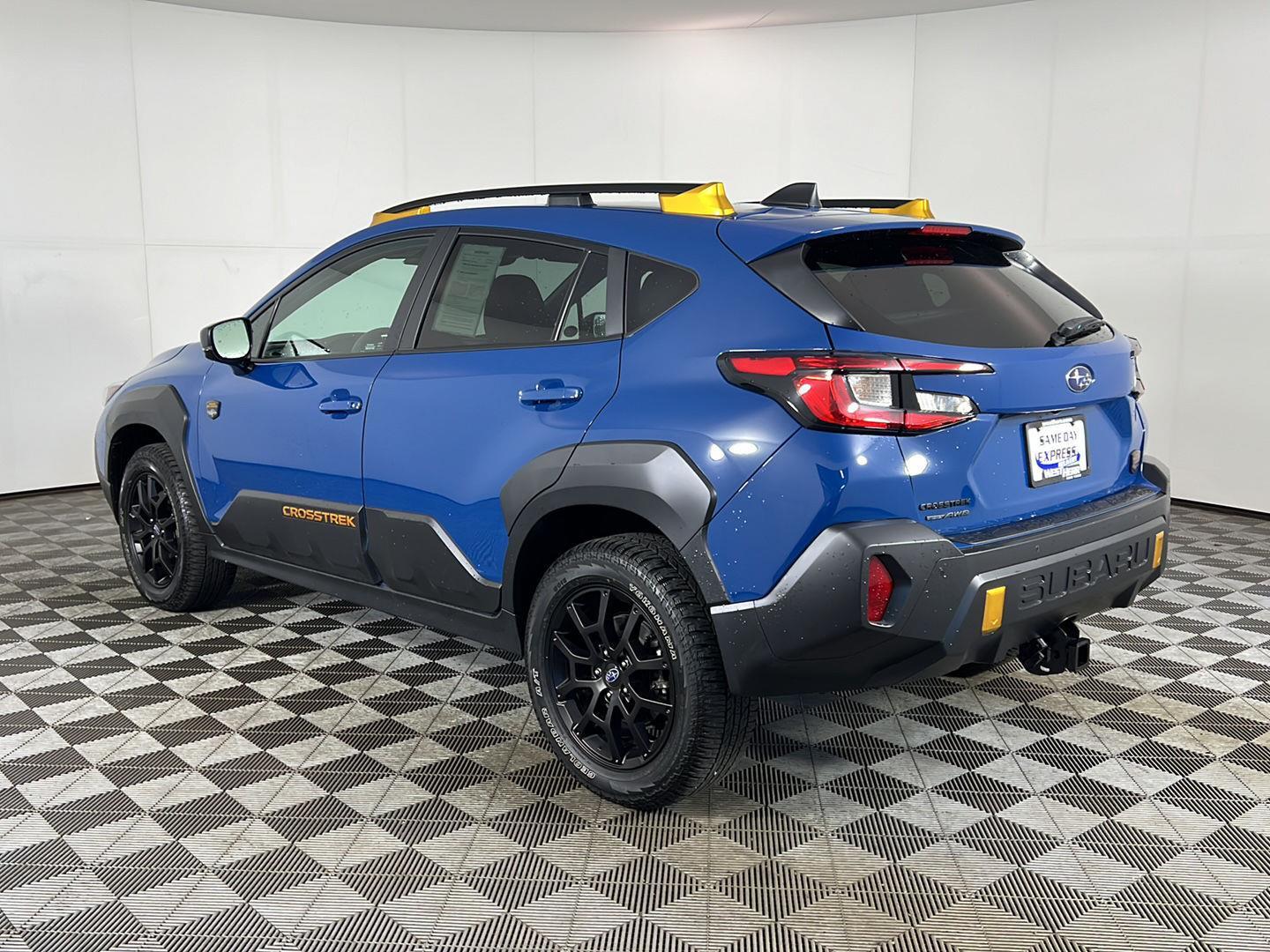 Used 2025 Geyser Blue Pearl Subaru Wilderness image 5