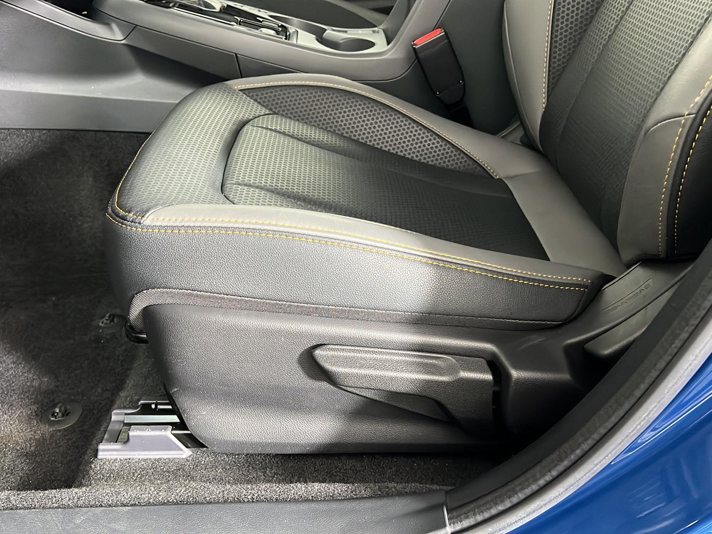 Used 2025 Geyser Blue Pearl Subaru Wilderness image 11
