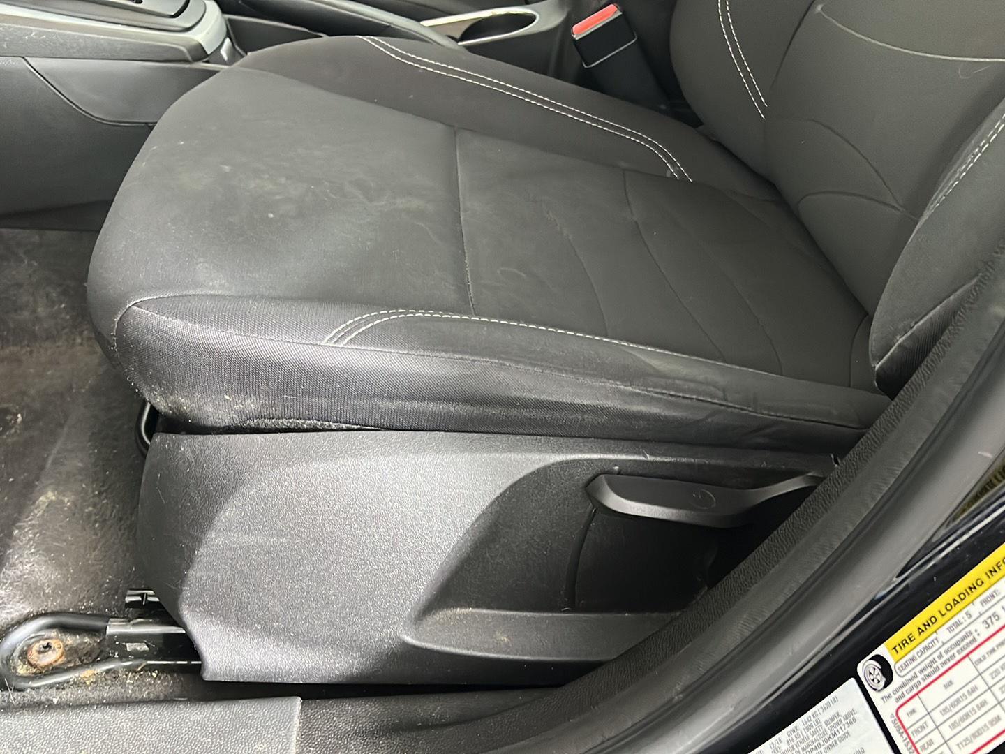 Used 2019 Shadow Black Ford SE image 11