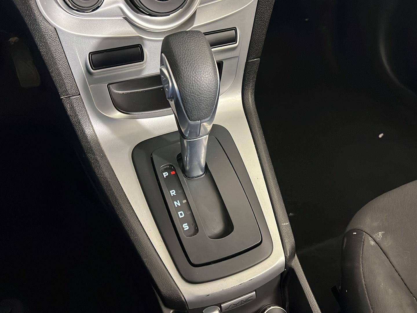 Used 2019 Shadow Black Ford SE image 17