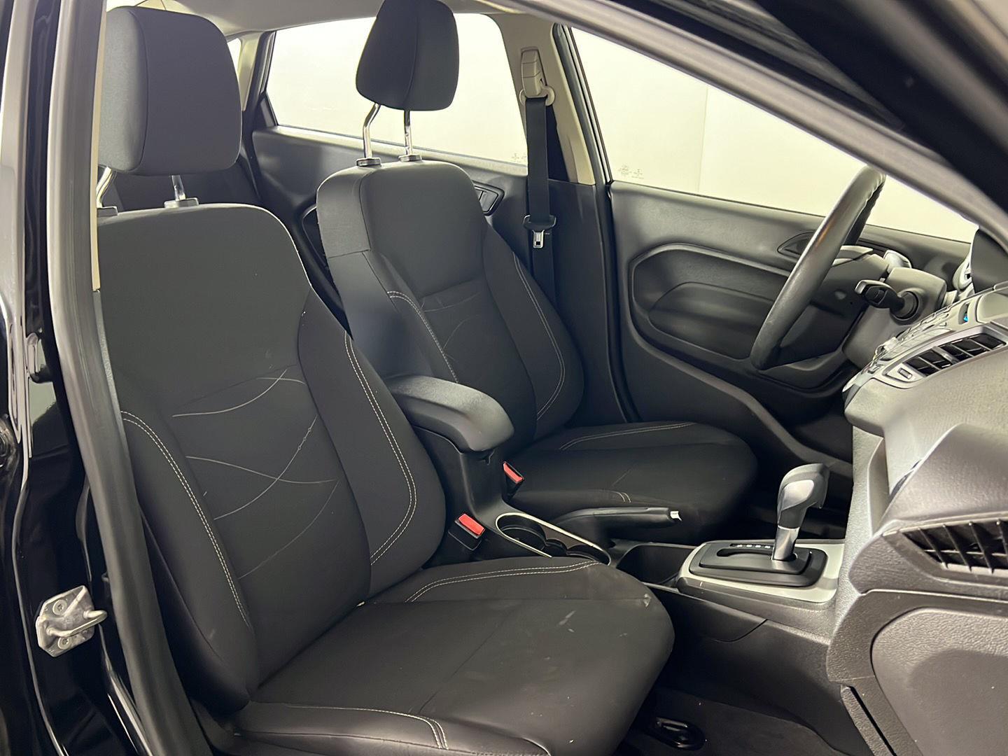 Used 2019 Shadow Black Ford SE image 21