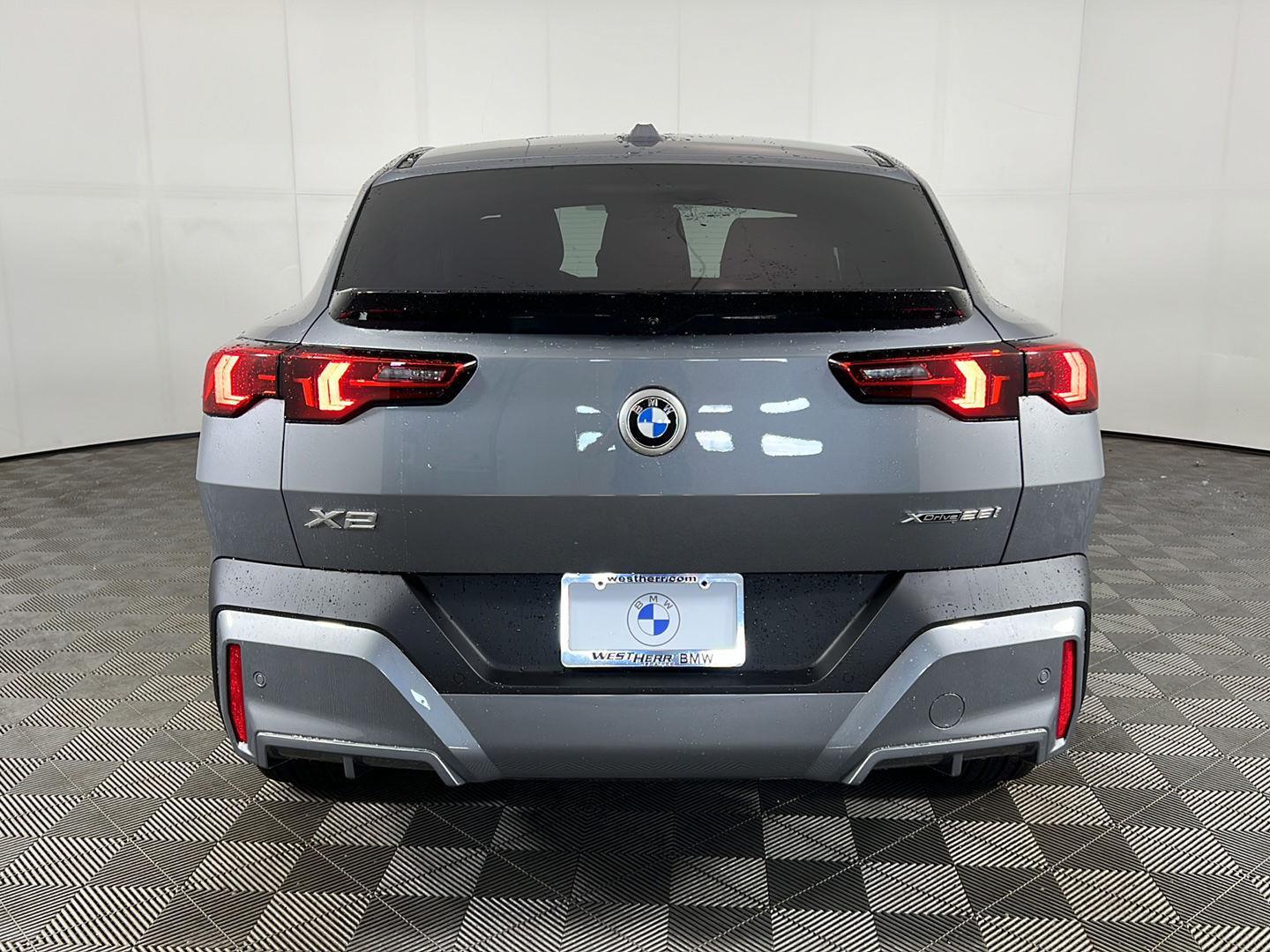 New 2026 Skyscraper Grey Metallic BMW xDrive28i image 3