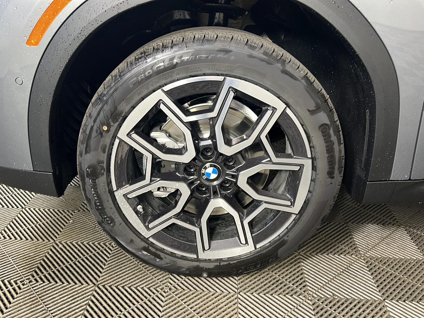 New 2026 Skyscraper Grey Metallic BMW xDrive28i image 6