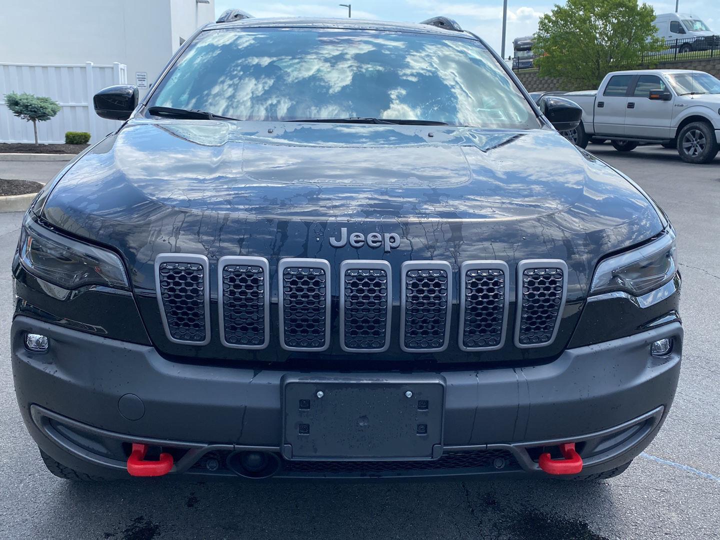 Used 2022 Diamond Black Crystal Pearlcoat Jeep Trailhawk image 5