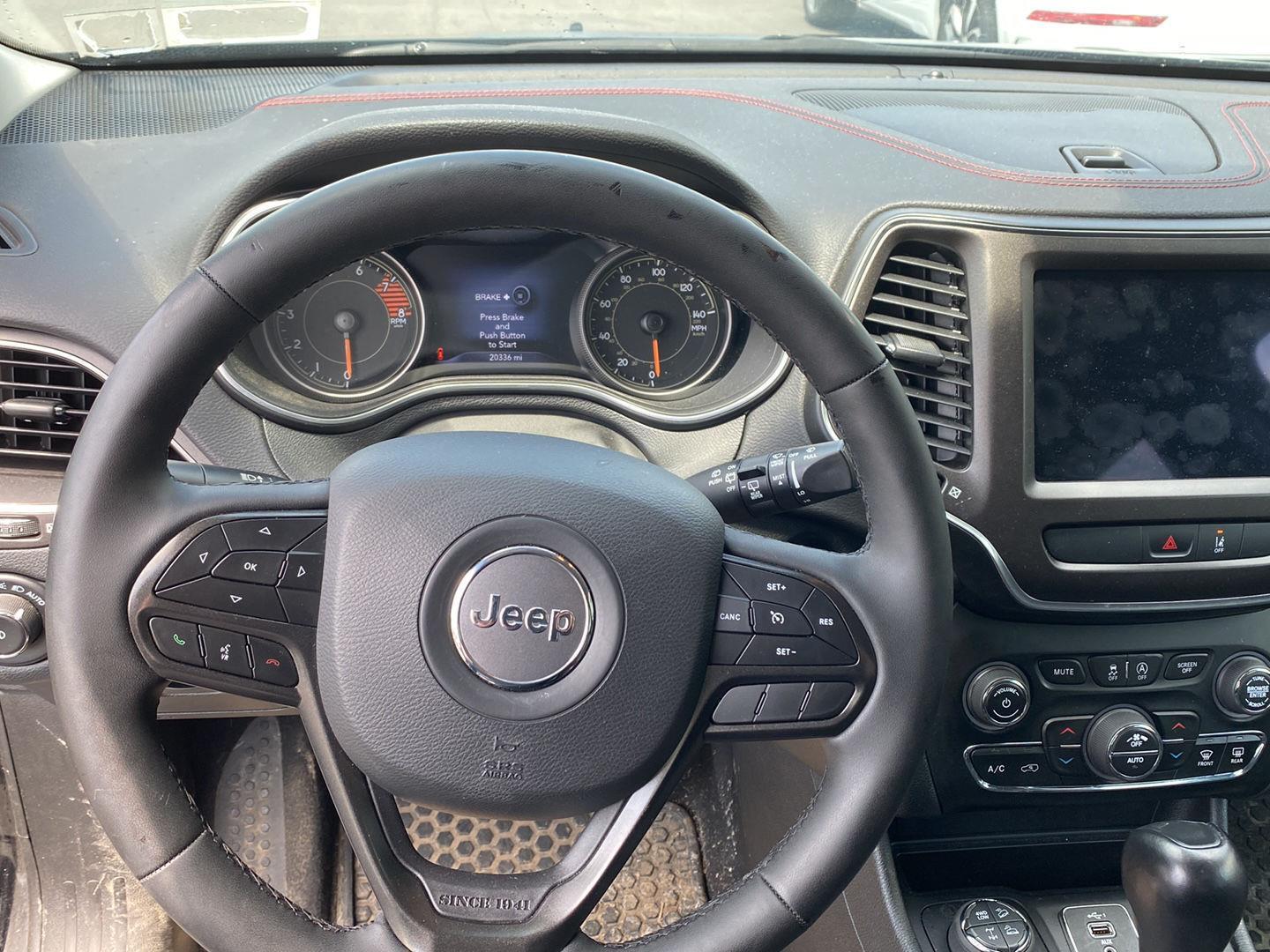 Used 2022 Diamond Black Crystal Pearlcoat Jeep Trailhawk image 7