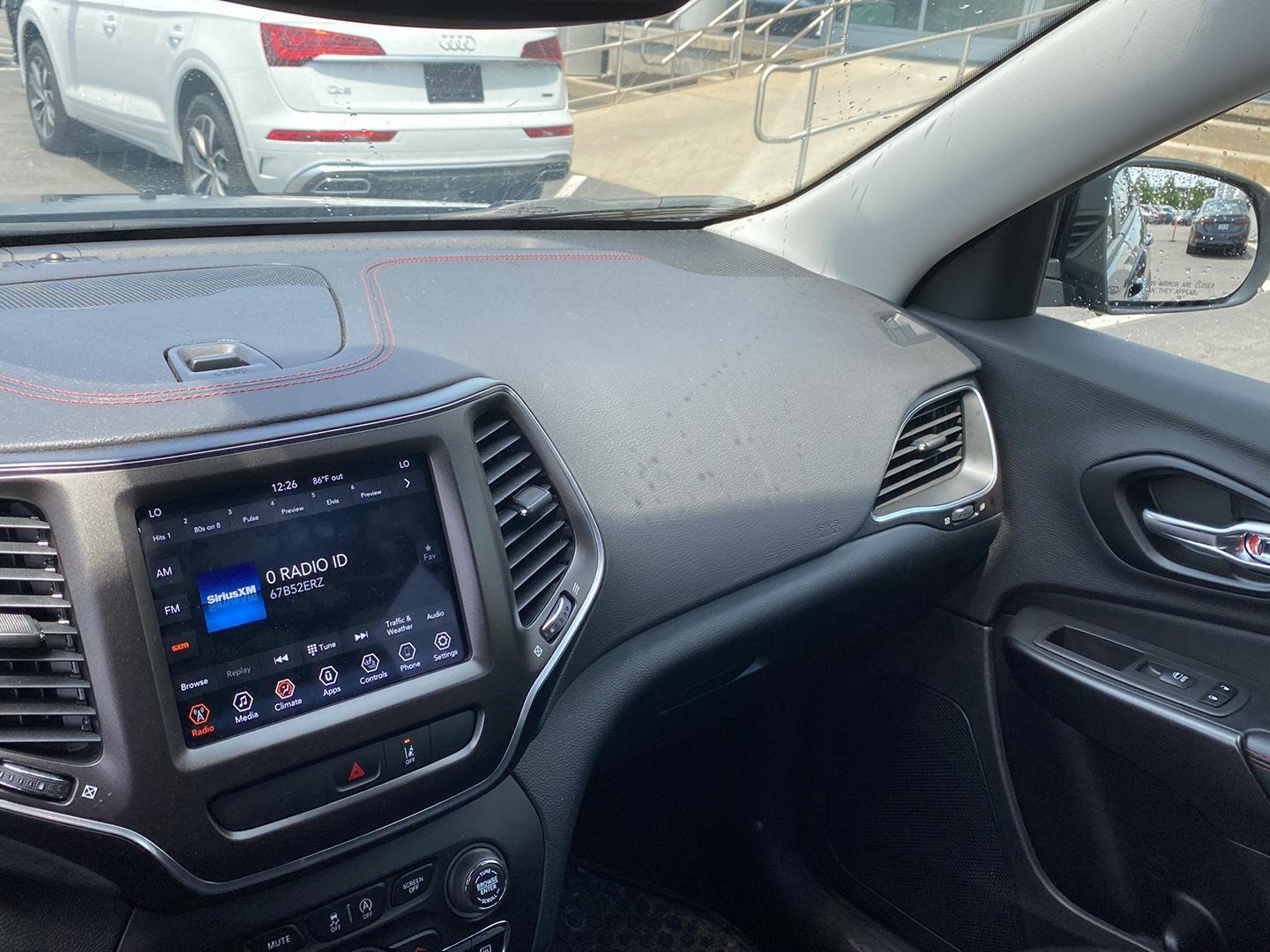 Used 2022 Diamond Black Crystal Pearlcoat Jeep Trailhawk image 11