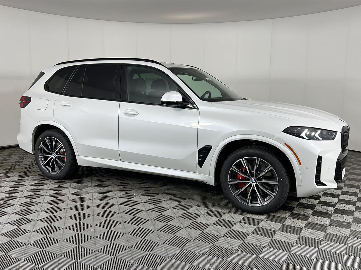New 2026 Mineral White Metallic BMW xDrive40i image 15