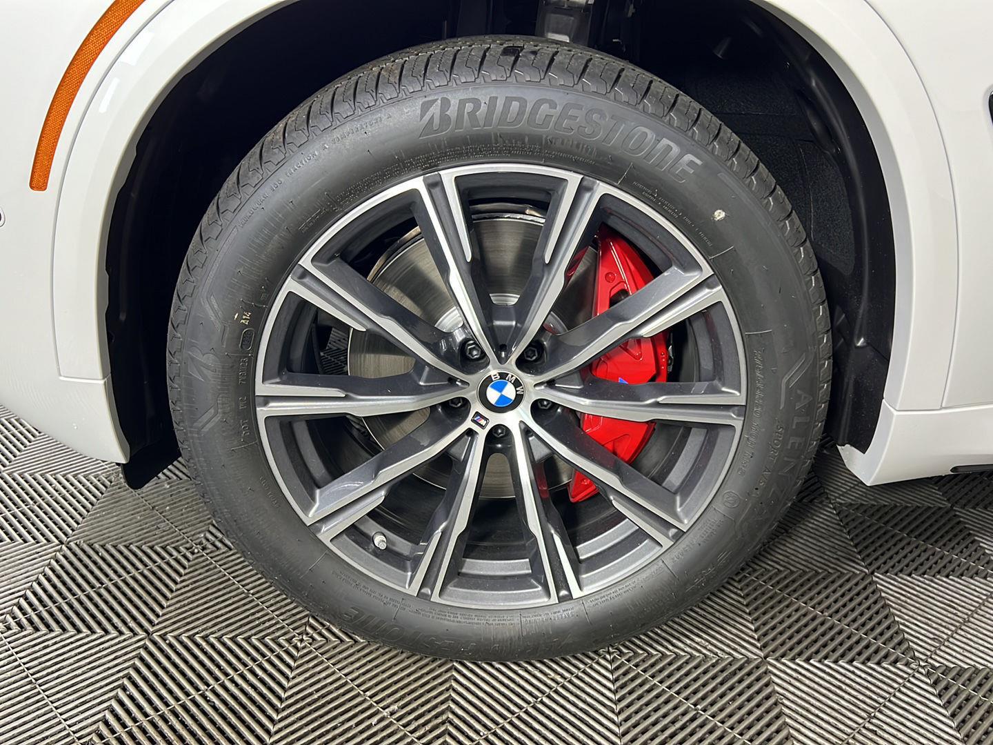 New 2026 Mineral White Metallic BMW xDrive40i image 19