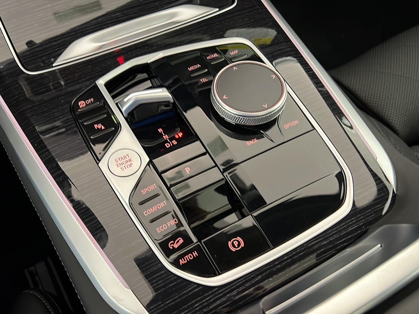 New 2026 Mineral White Metallic BMW xDrive40i image 25