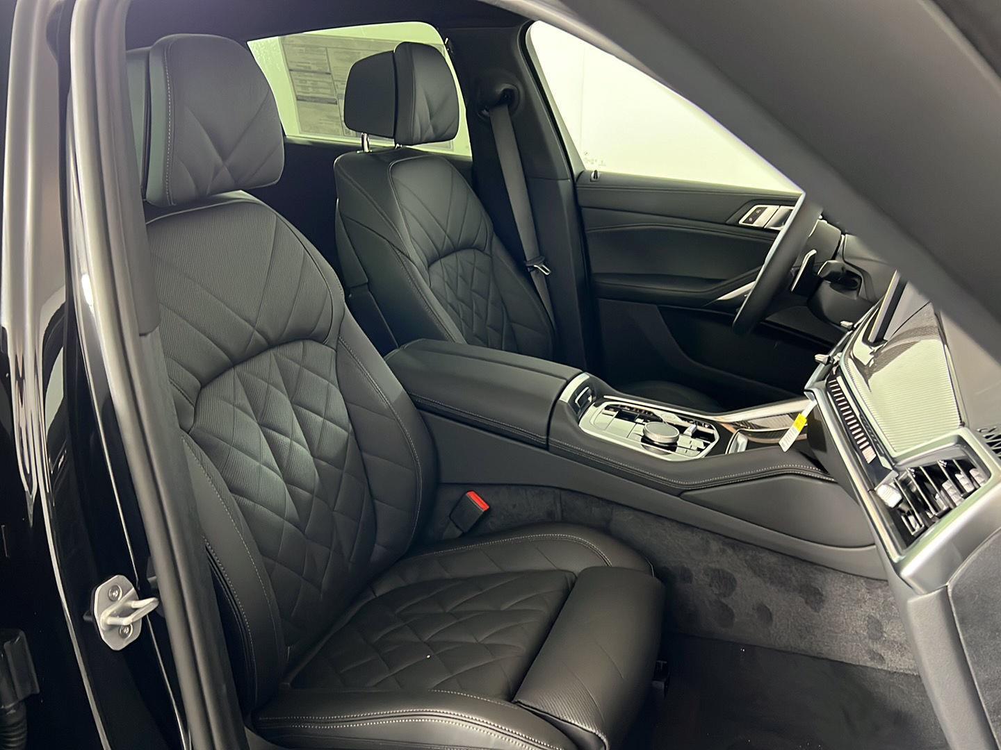 New 2027 Black Sapphire Metallic BMW M60i image 26