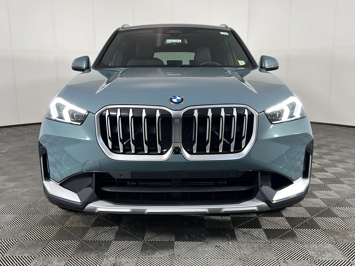 New 2026 Cape York Green Metallic BMW xDrive28i image 18