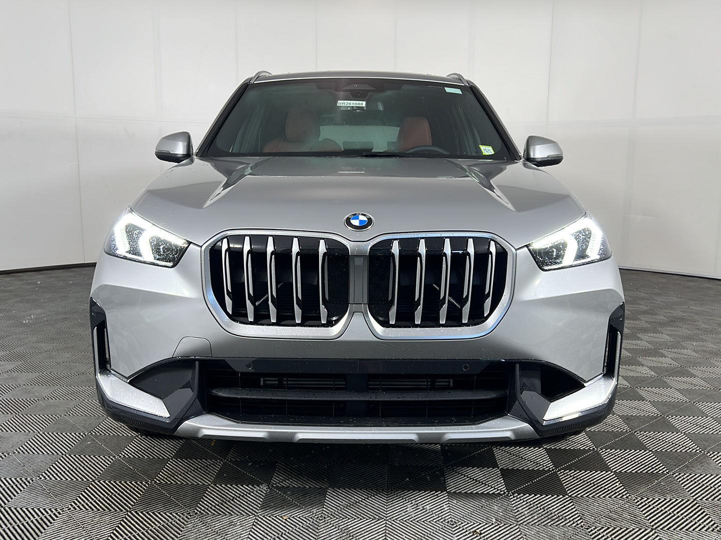 New 2026 Space Silver Metallic BMW xDrive28i image 18