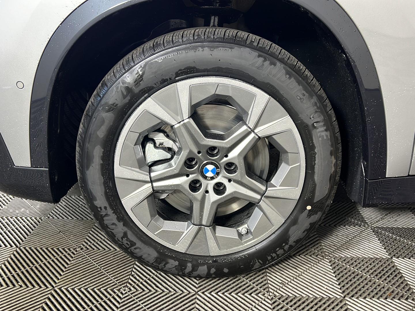 New 2026 Space Silver Metallic BMW xDrive28i image 19