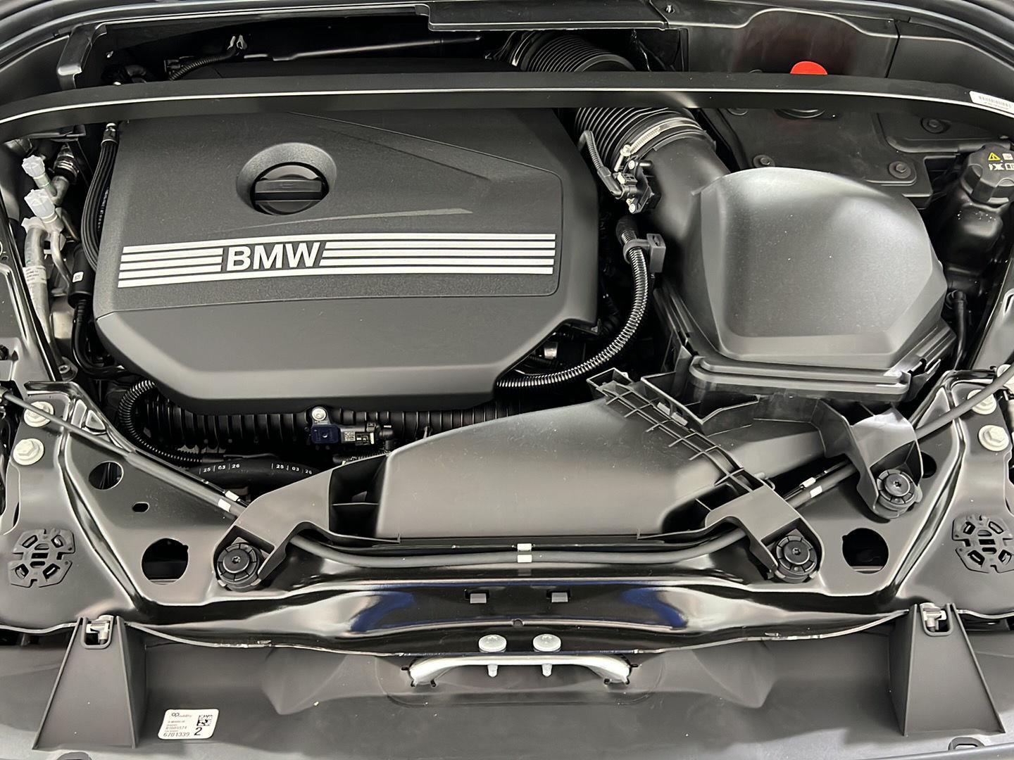 New 2026 Space Silver Metallic BMW xDrive28i image 28