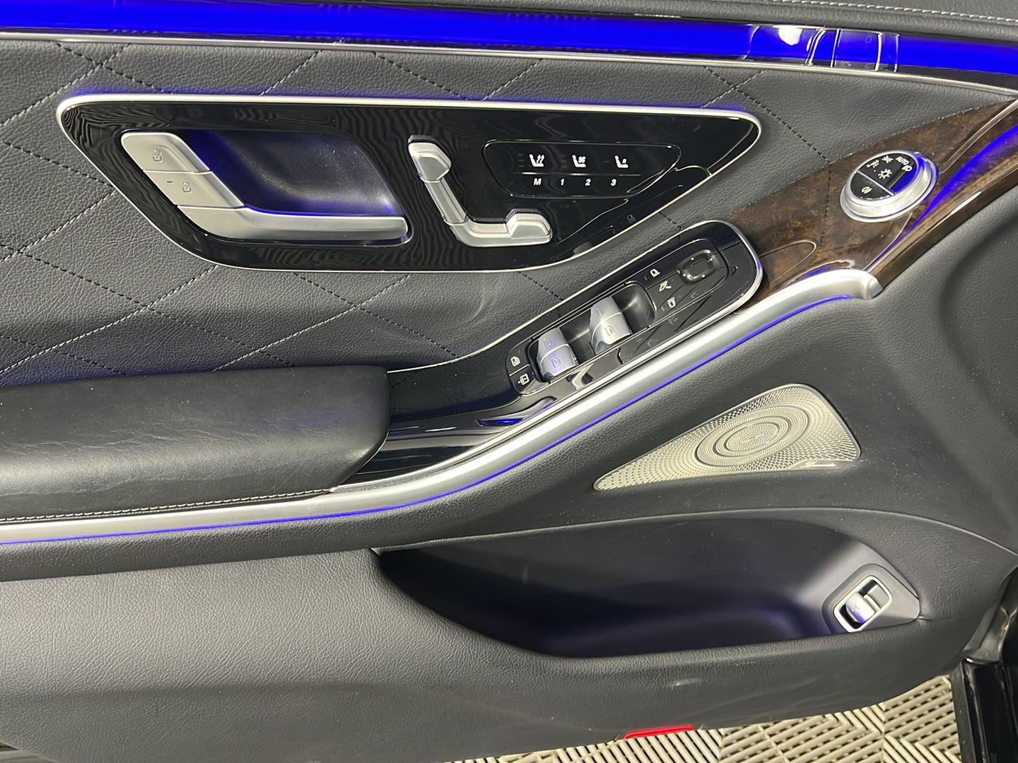 Used 2021 Black Mercedes-Benz S 580 image 16