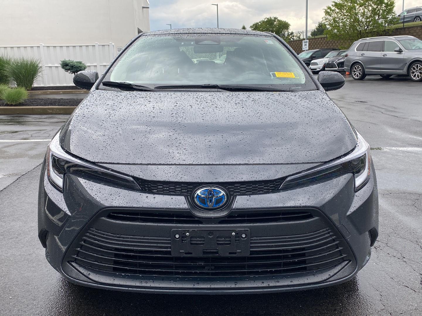 Used 2025 Underground Toyota Hybrid LE image 5