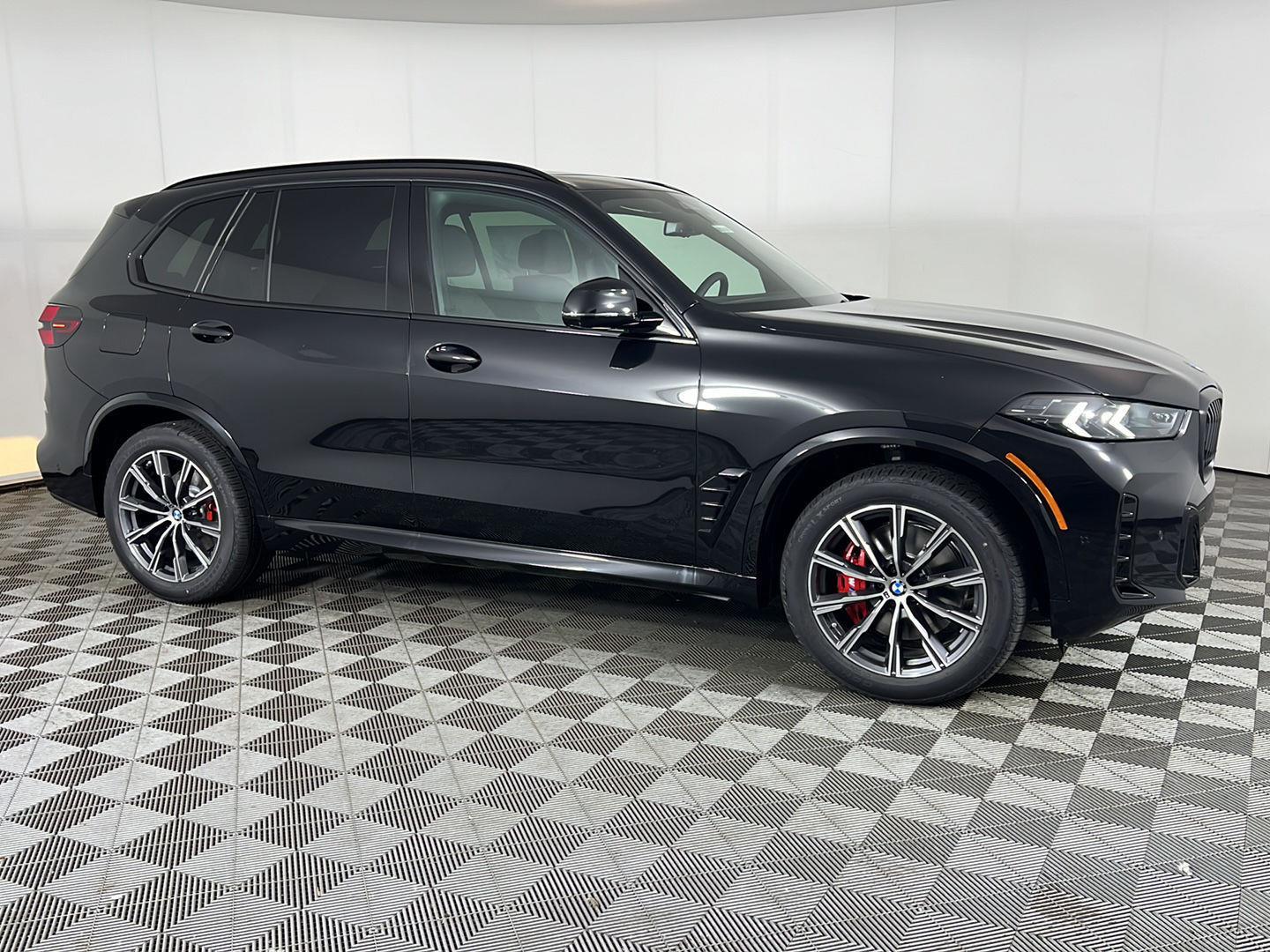 New 2026 0475 Black Sapphire Metallic BMW  image 2