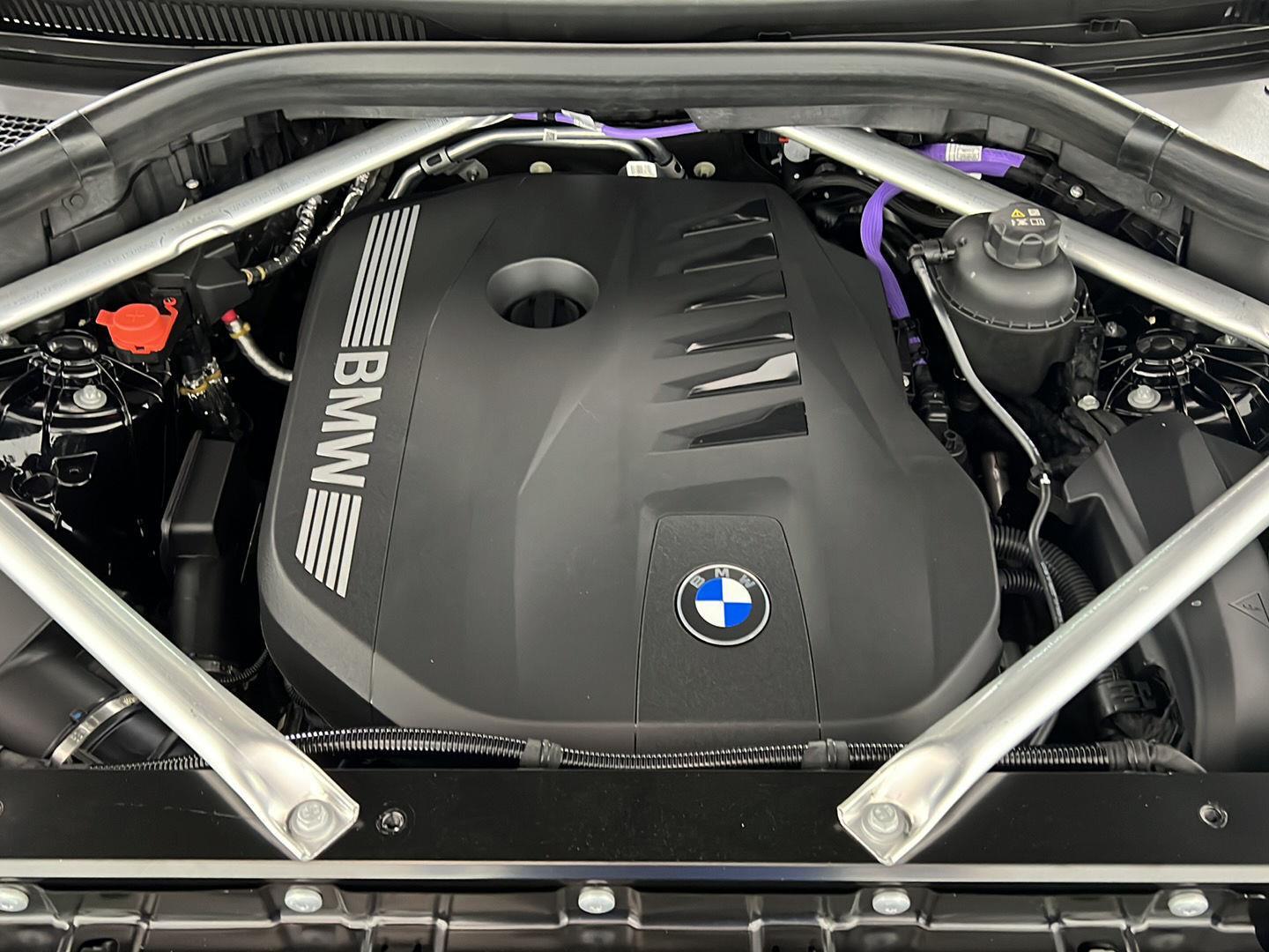 New 2026 0475 Black Sapphire Metallic BMW  image 15