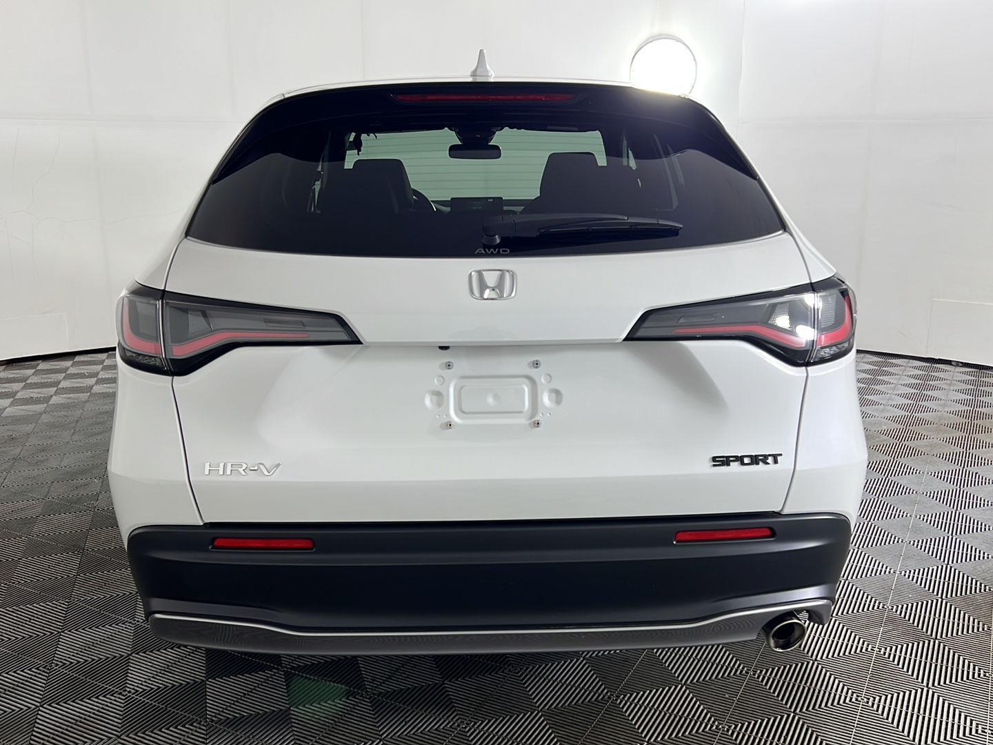 View vehicle photo 6