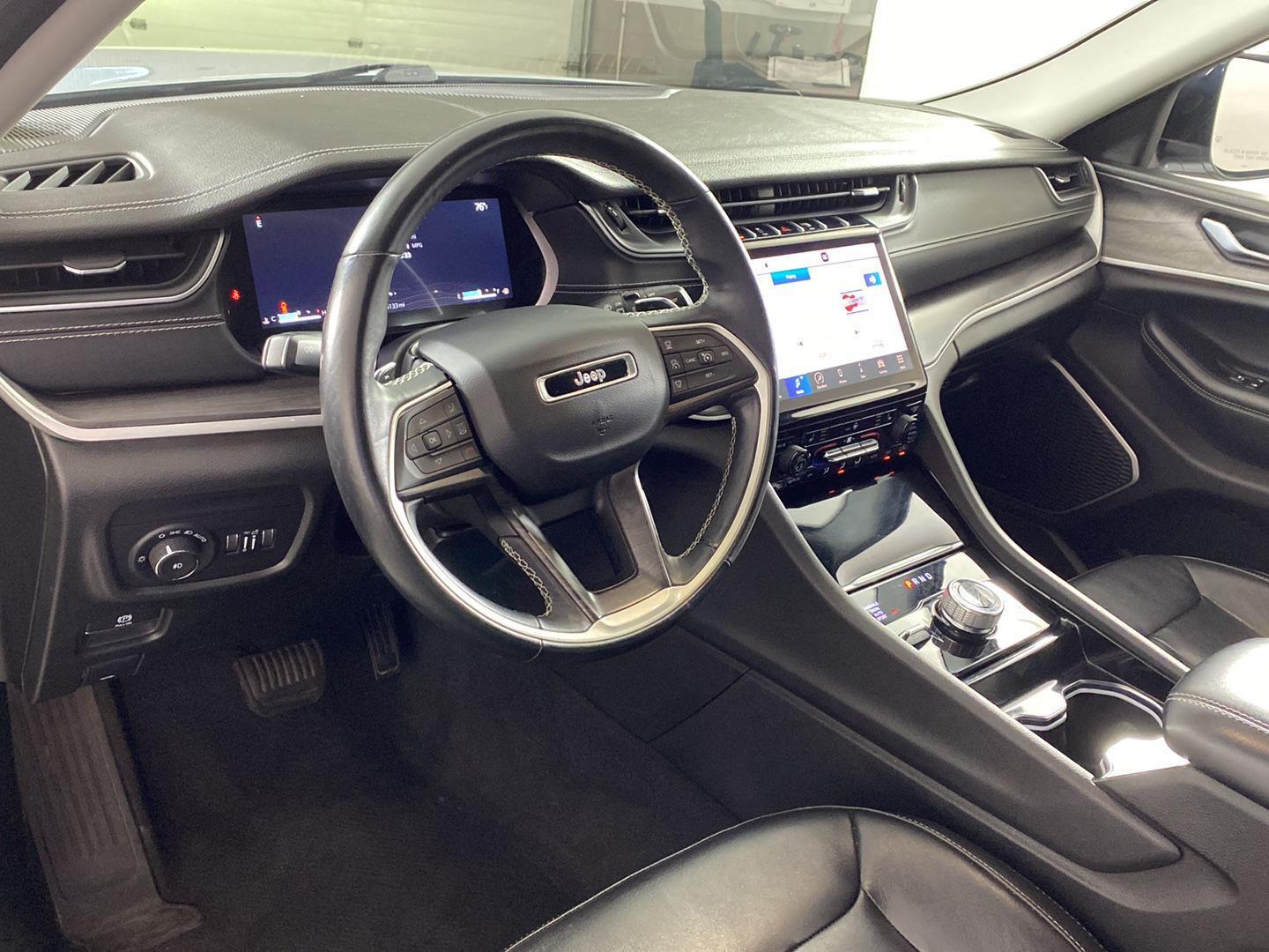View vehicle photo 2