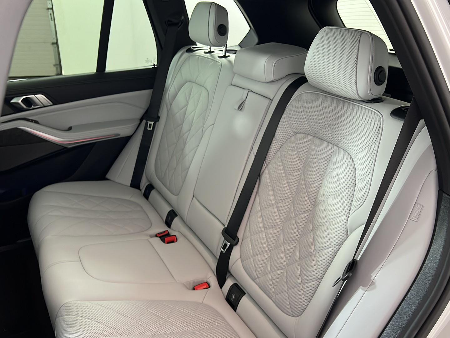 Used 2026 Mineral White Metallic BMW xDrive50e image 4