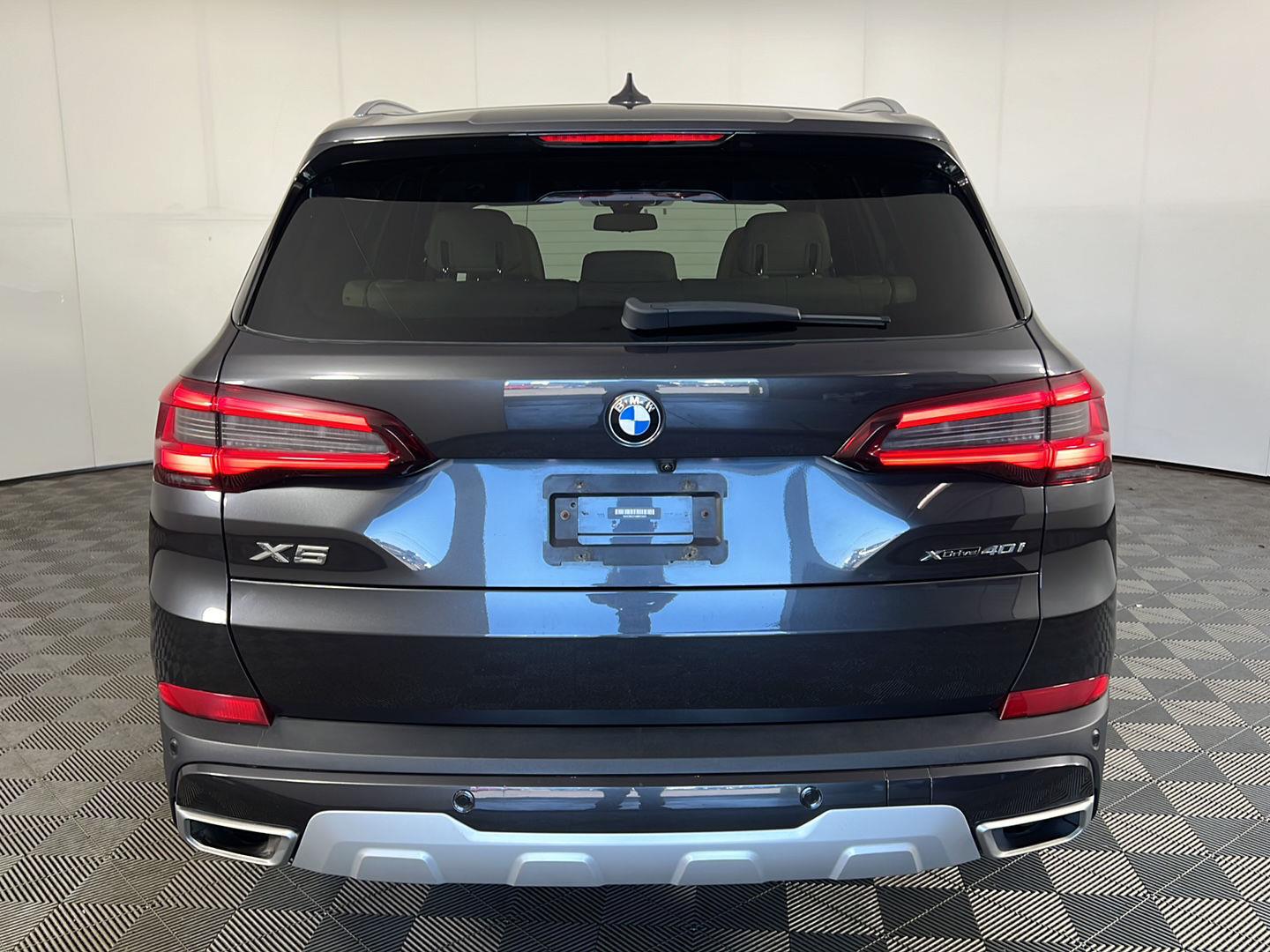 Used 2021  BMW xDrive40i image 6