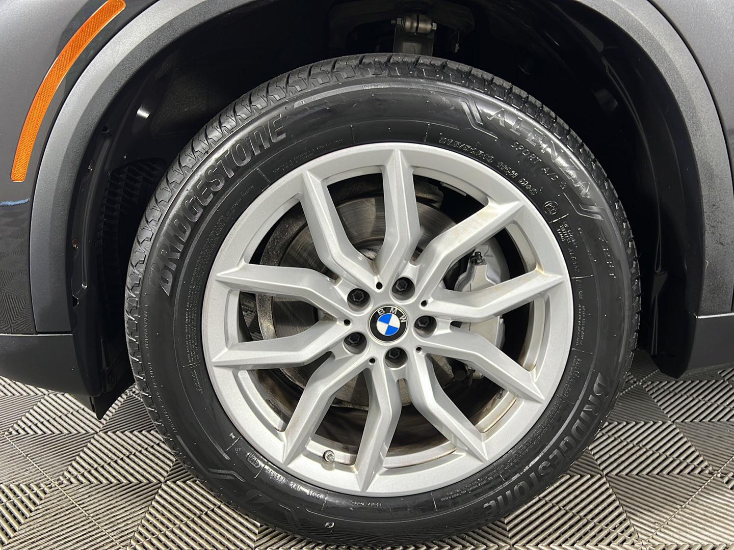 Used 2021  BMW xDrive40i image 15