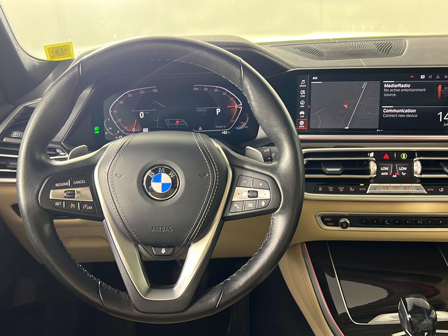 Used 2021  BMW xDrive40i image 18