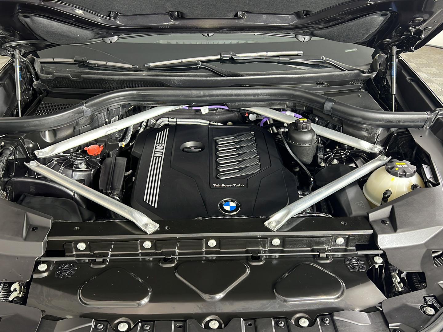 Used 2021  BMW xDrive40i image 27