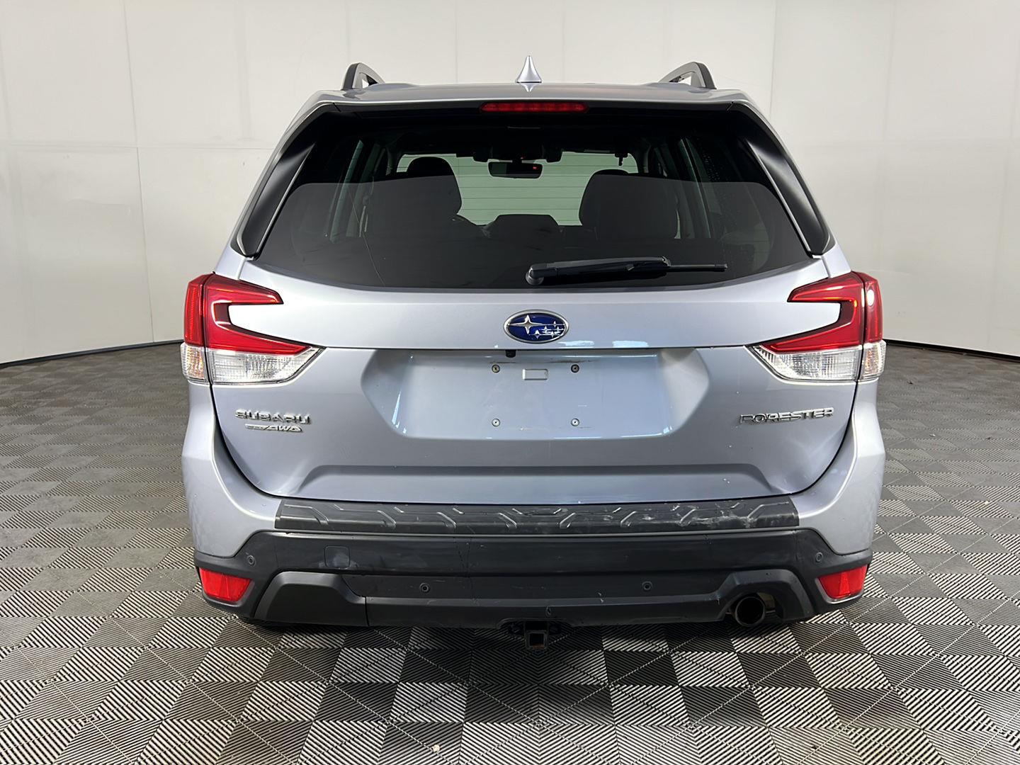 Used 2020 Ice Silver Metallic Subaru Limited image 6