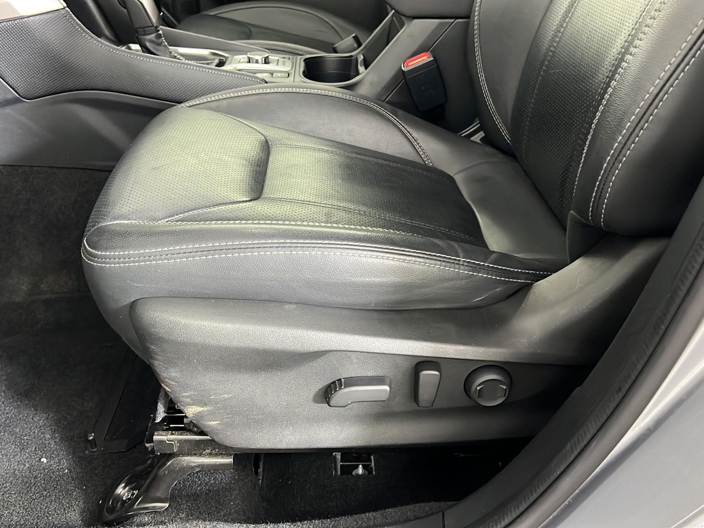 Used 2020 Ice Silver Metallic Subaru Limited image 15