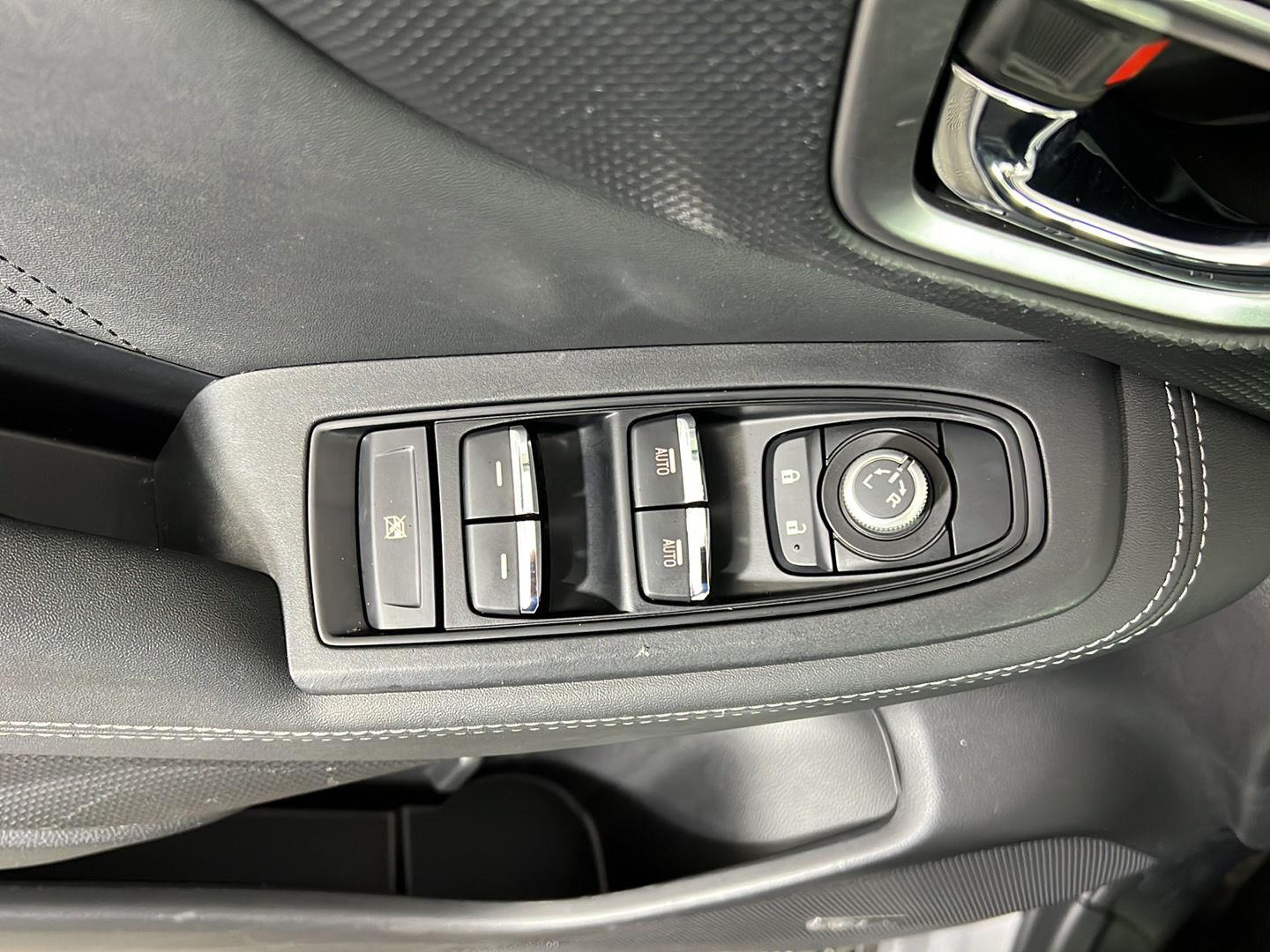 Used 2020 Ice Silver Metallic Subaru Limited image 16