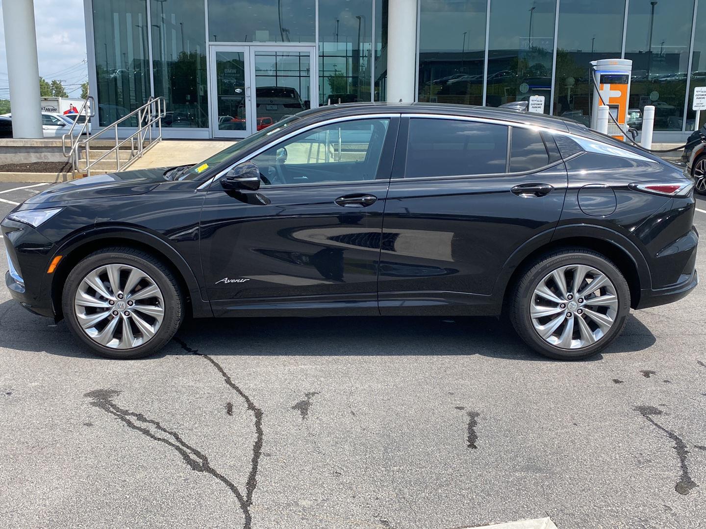 Used 2024 Ebony Twilight Metallic Buick Avenir image 4