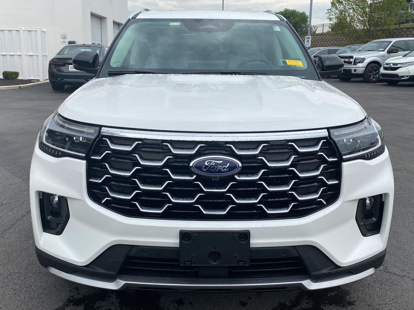 Used 2025 Star White Metallic Tri-Coat Ford Platinum image 5