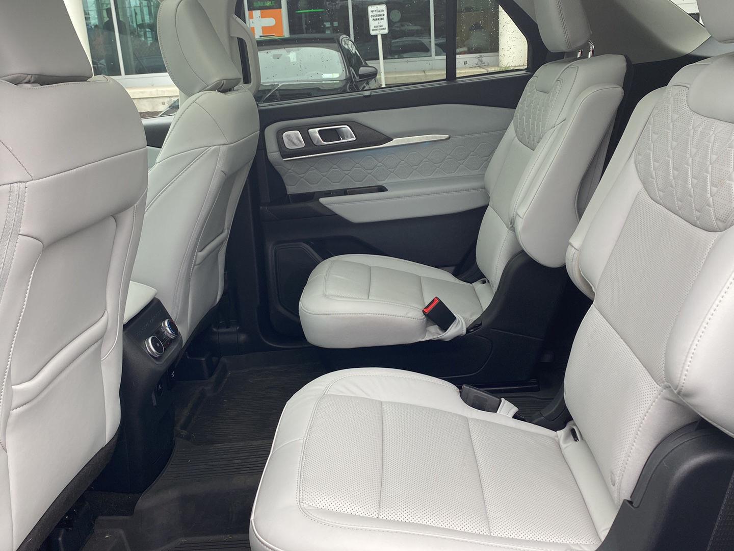 Used 2025 Star White Metallic Tri-Coat Ford Platinum image 12