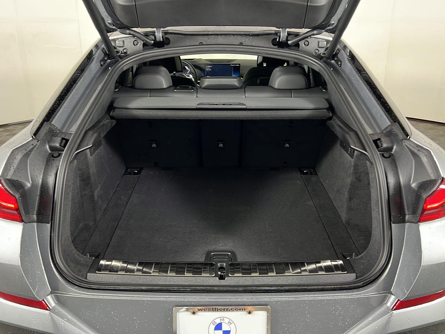 New 2027 Skyscraper Grey Metallic BMW M60i image 26