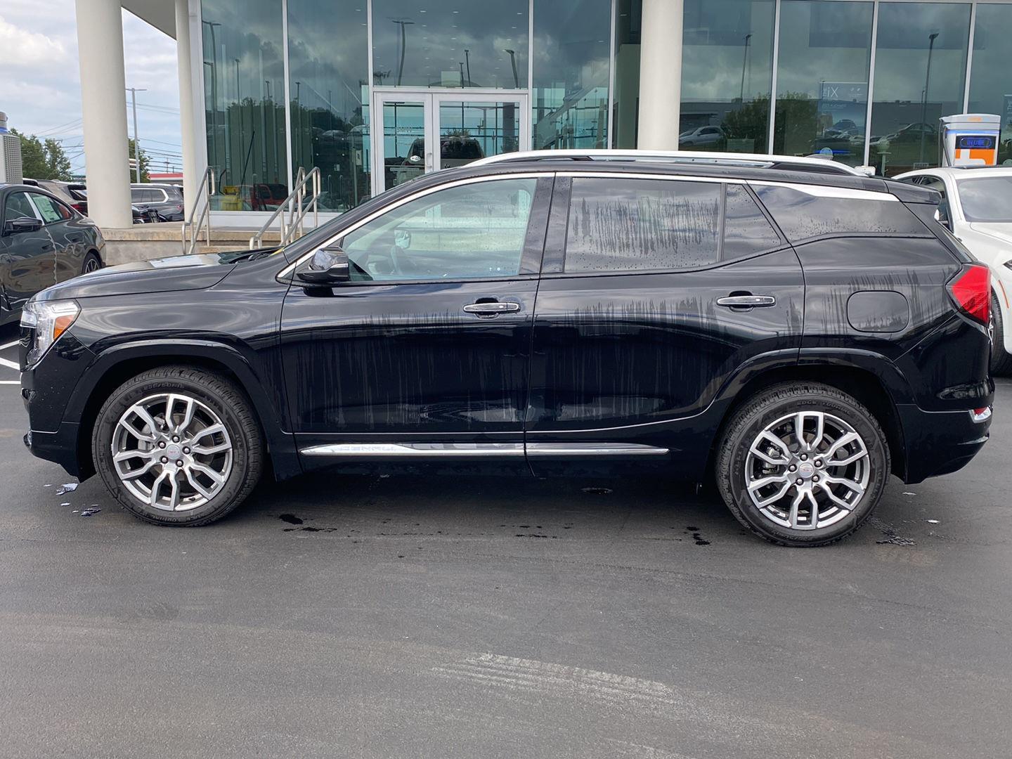Used 2023 Ebony Twilight Metallic GMC Denali image 4