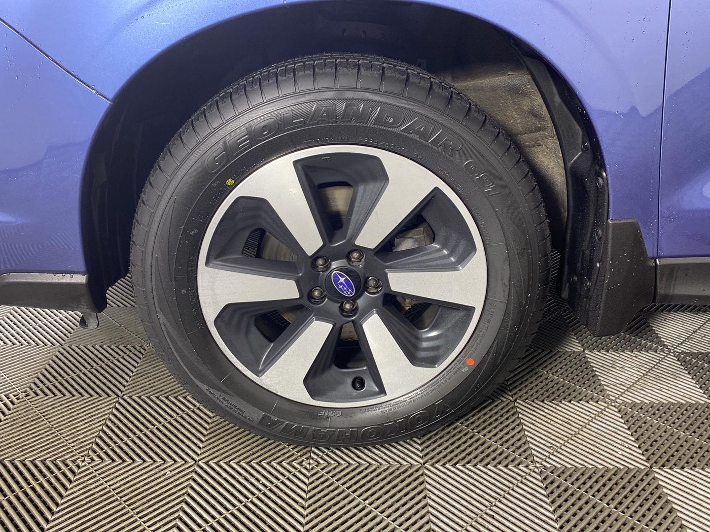 Used 2018 Quartz Blue Pearl Subaru Premium image 14