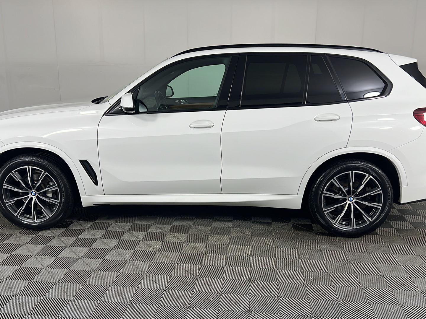 Certified Used 2023 Alpine White BMW xDrive40i image 12