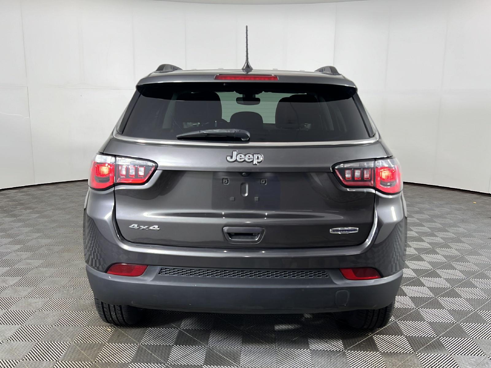 Used 2017 Granite Crystal Metallic Clearcoat Jeep Latitude image 6